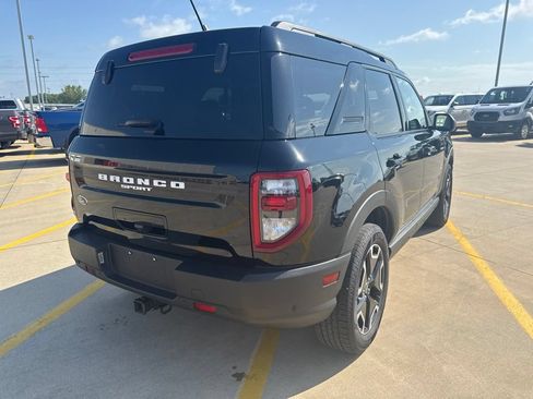 Certified 2021 Ford Bronco Sport Outer Banks w/ Outer Banks Package AWD/4WD image 4