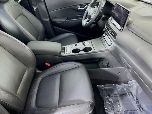 Used 2022 Hyundai Kona Limited FWD image 29