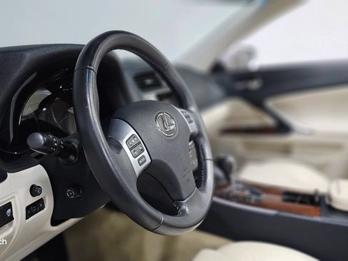 Used 2011 Lexus IS 250C RWD image 9
