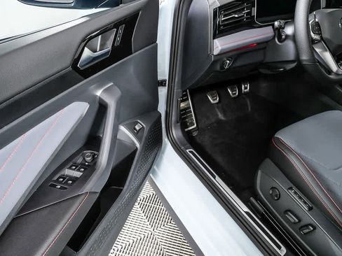 New 2026 Volkswagen Jetta GLI Autobahn FWD image 7