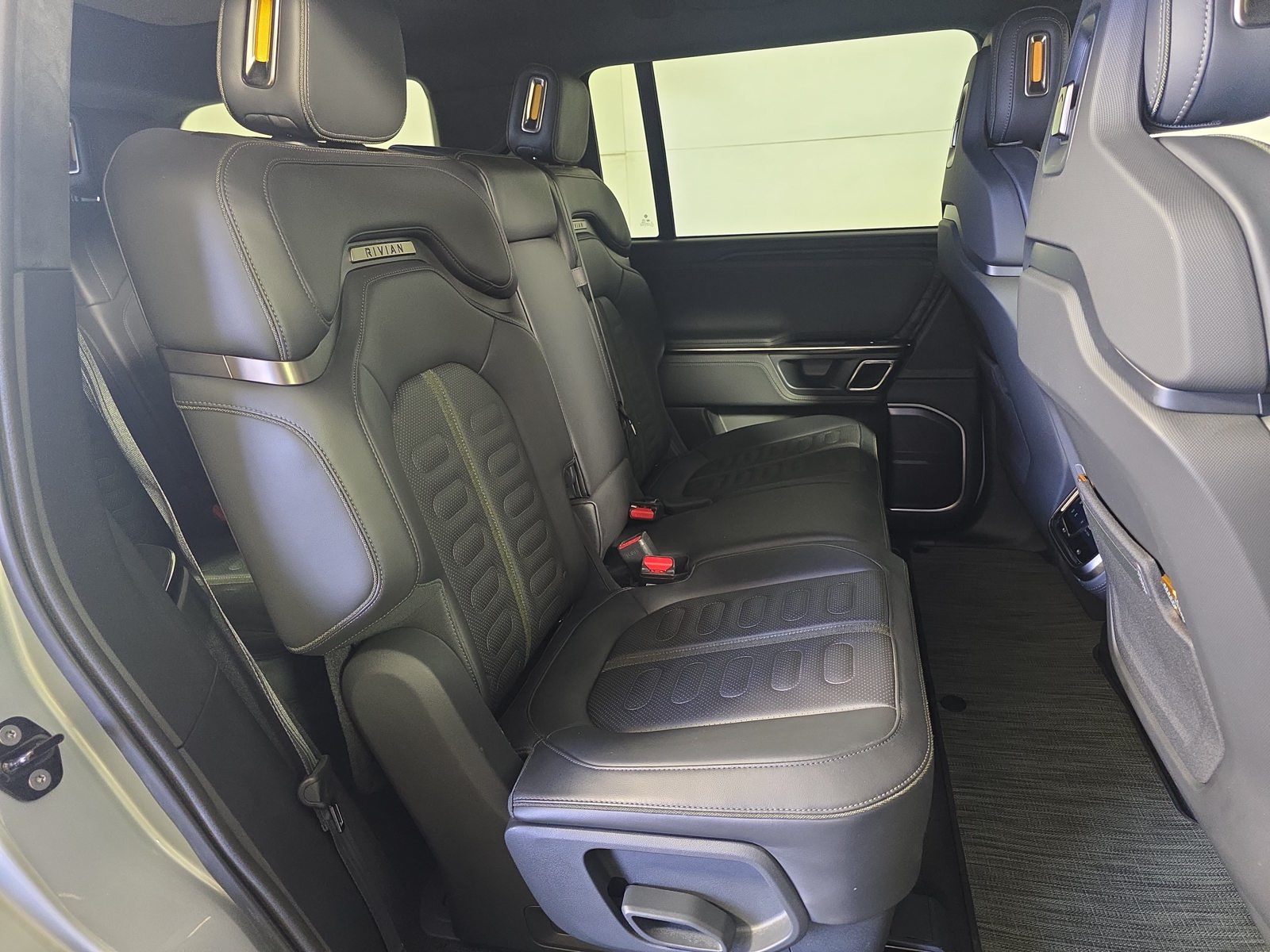 Used 2022 Rivian R1S Launch Edition Quad AWD/4WD image 21