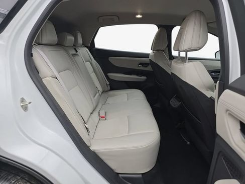 Used 2023 Nissan Ariya AWD image 35