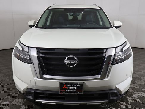 Used 2023 Nissan Pathfinder SL w/ Cargo Package image 12