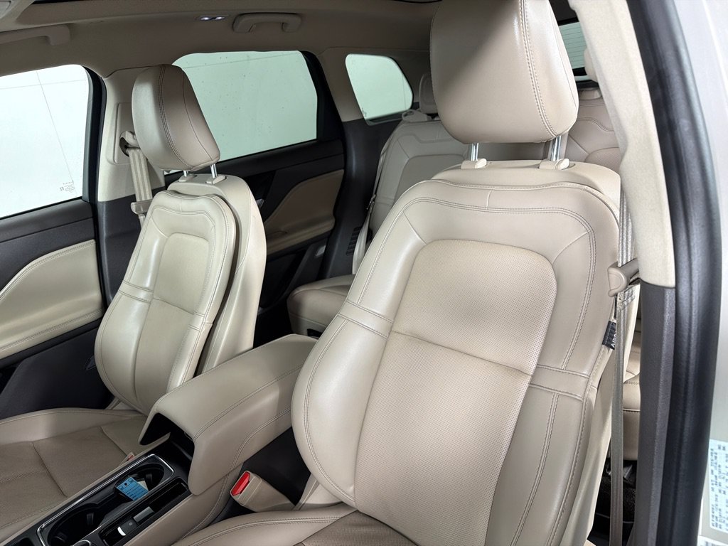 Used 2022 Lincoln Corsair AWD w/ Premium Package image 13