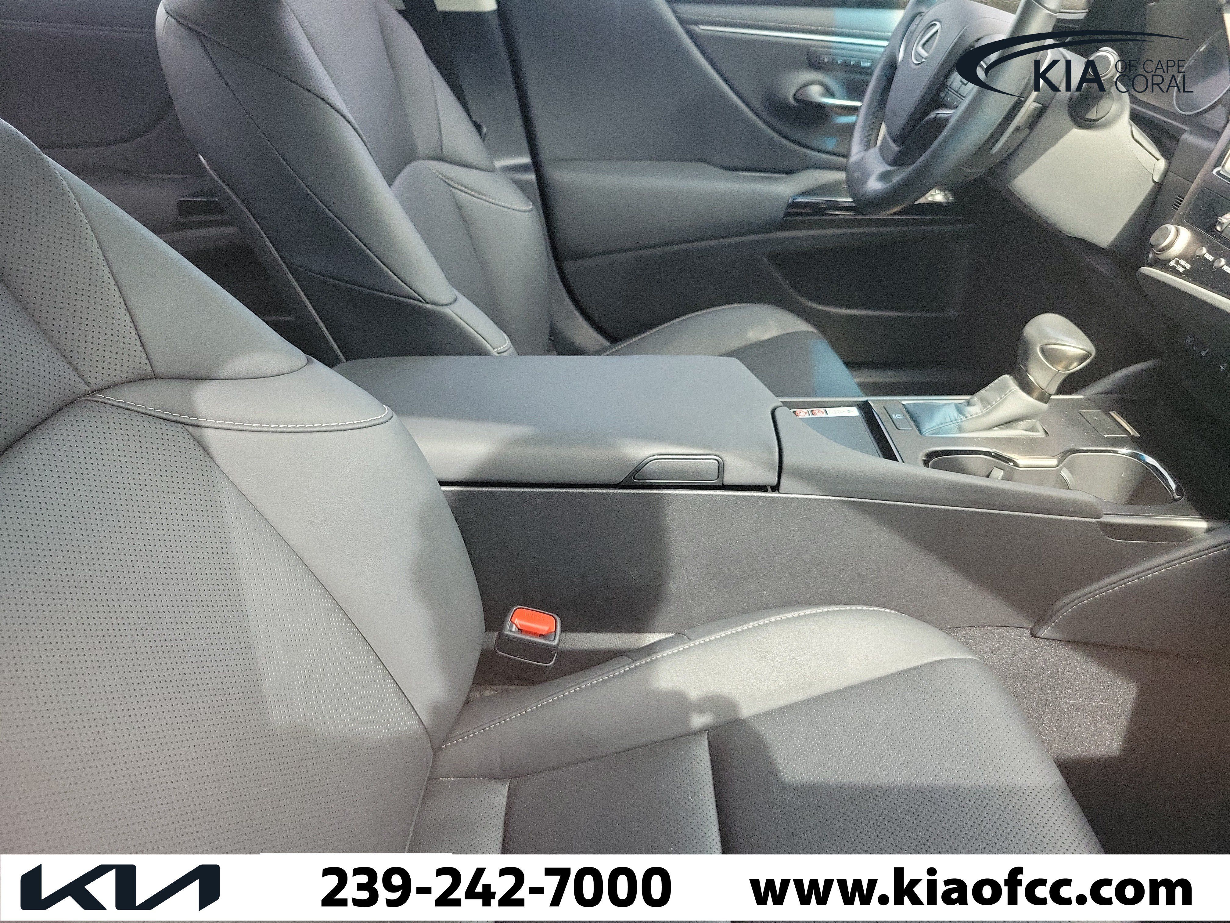 Used 2024 Lexus ES 350 w/ Premium Package FWD image 9