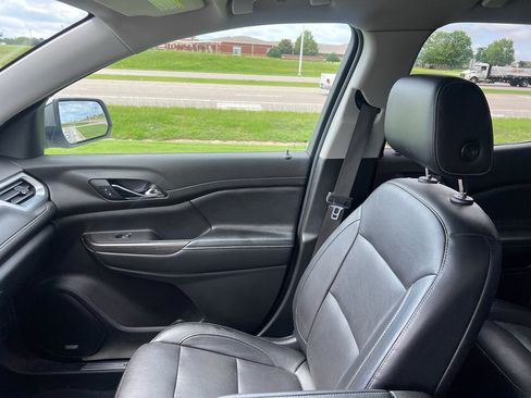 Used 2019 GMC Acadia SLT FWD image 20