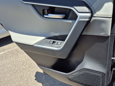 Used 2025 Toyota RAV4 Limited w/ Advanced Technology Package FWD image 19