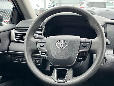 Used 2025 Toyota Camry LE image 27