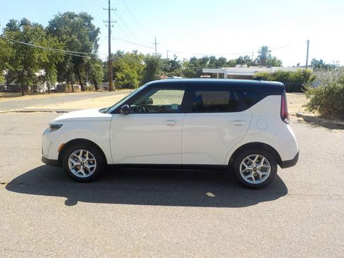 Used 2025 Kia Soul S image 10
