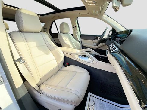 Used 2020 Mercedes-Benz GLE 350 4MATIC image 16