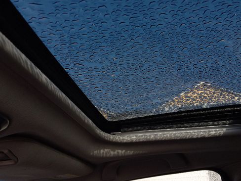 Used 2010 Subaru Legacy 2.5i Limited image 12