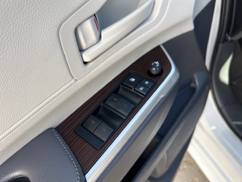 Certified 2022 Toyota Sienna LE FWD image 12