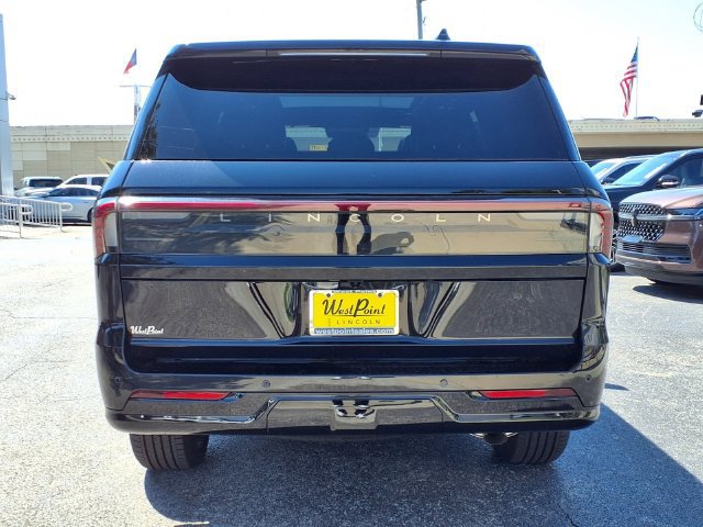 New 2027 Lincoln Navigator Reserve AWD/4WD image 5