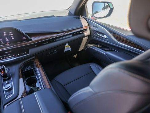 Certified 2024 Cadillac Escalade Luxury image 30