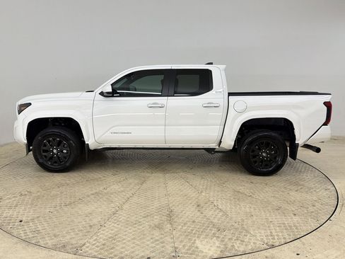 Used 2025 Toyota Tacoma SR5 image 2
