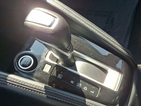 Used 2020 Nissan Kicks SV FWD image 11