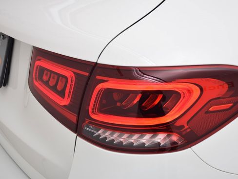 Used 2022 Mercedes-Benz GLC 300 image 13