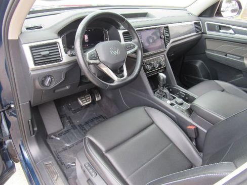 Used 2022 Volkswagen Atlas SEL R-Line image 20