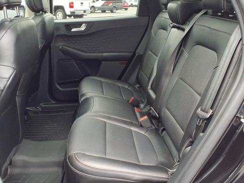 Used 2020 Ford Escape Titanium w/ Titanium Premium Package 2.0 AWD/4WD image 17