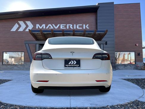 Used 2021 Tesla Model 3 Standard Range Plus RWD image 7
