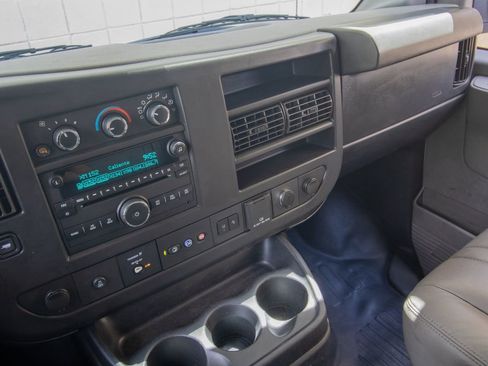 Used 2019 Chevrolet Express 3500 Extended w/ Driver Convenience Package RWD image 19