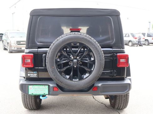 Used 2024 Jeep Wrangler Unlimited Sahara image 4