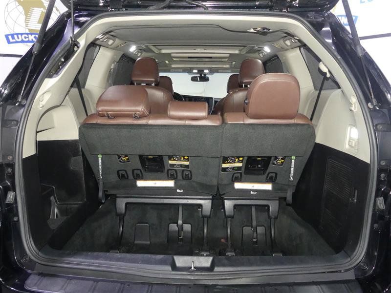 Used 2017 Toyota Sienna Limited Premium AWD/4WD image 9
