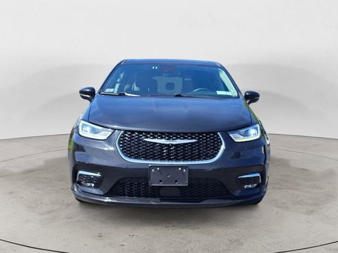 Used 2023 Chrysler Pacifica Touring-L FWD image 8