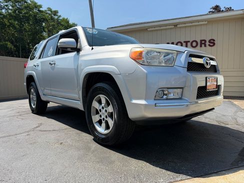Used 2010 Toyota 4Runner SR5 AWD/4WD image 9
