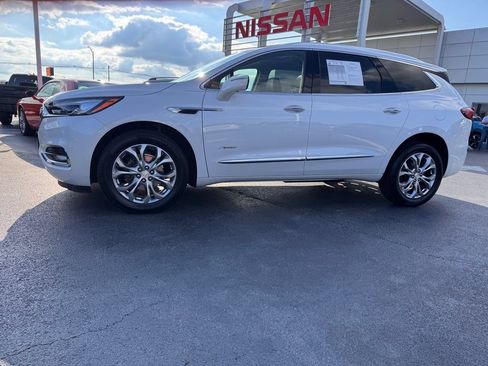 Used 2021 Buick Enclave Avenir w/ Avenir Technology Package AWD/4WD image 2