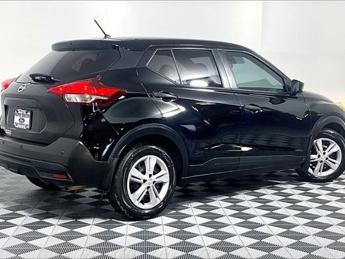 Used 2020 Nissan Kicks S FWD image 12
