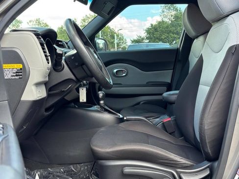 Used 2016 Kia Soul w/ Convenience Package FWD image 10