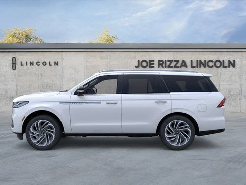 New 2025 Lincoln Navigator Reserve AWD/4WD image 3