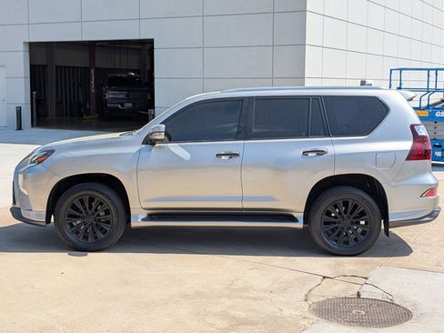 Used 2022 Lexus GX 460 Luxury w/ Sport Design Package AWD/4WD image 26