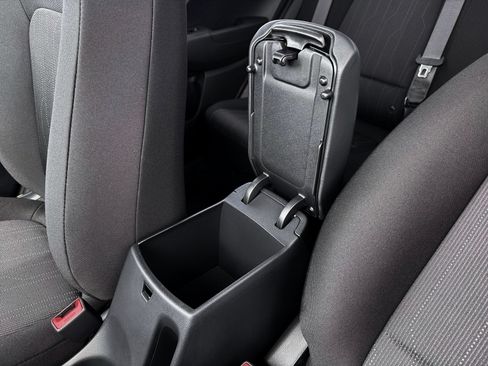 New 2026 Hyundai Venue SE FWD image 18