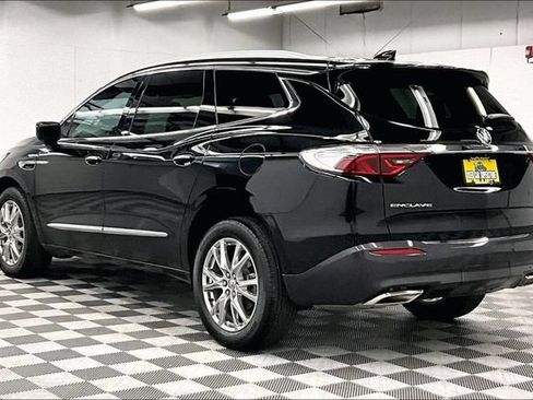 Used 2023 Buick Enclave Essence w/ Experience Buick Package FWD image 2