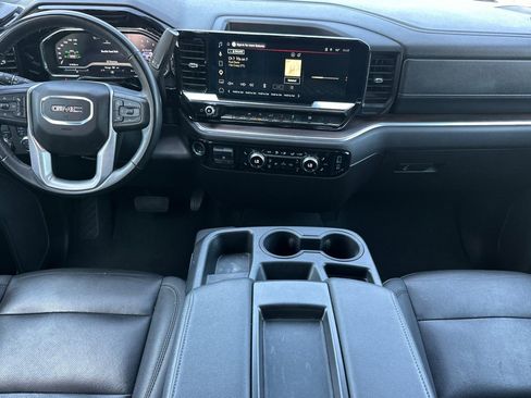 Used 2025 GMC Sierra 1500 SLT AWD/4WD image 15
