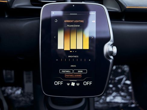 Used 2025 McLaren Artura Spider image 65