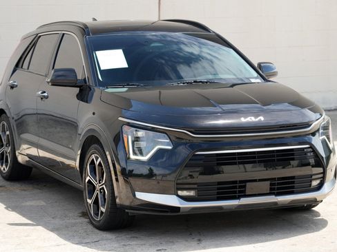 Used 2023 Kia Niro SX Touring FWD image 52
