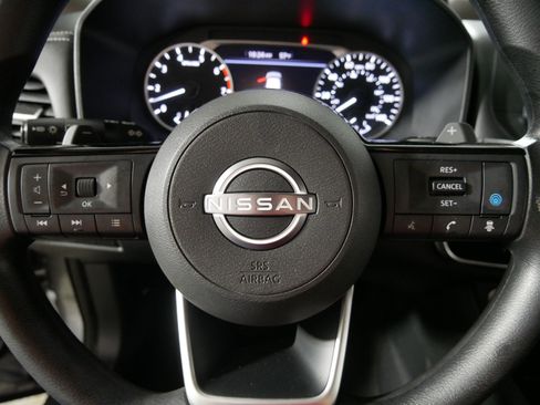 Used 2022 Nissan Rogue SV AWD/4WD image 25