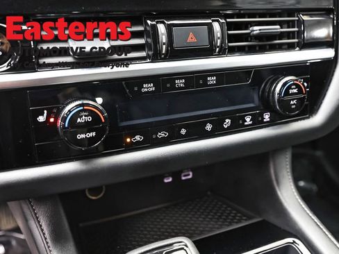 Used 2025 Nissan Pathfinder SV FWD image 20