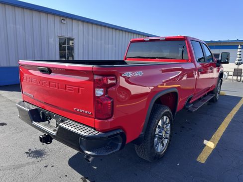 Used 2025 Chevrolet Silverado 2500 Custom image 3