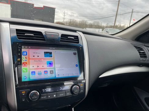 Used 2014 Nissan Altima 2.5 SV w/ Convenience Package image 11