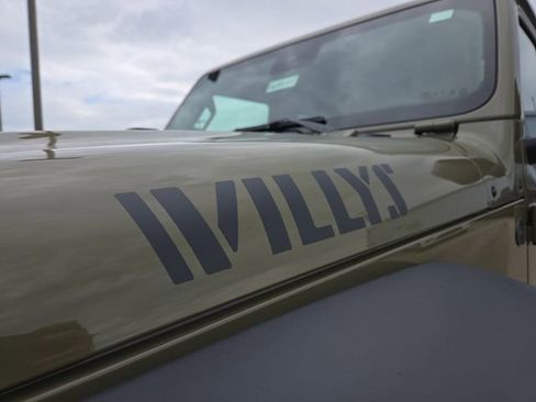 Used 2025 Jeep Wrangler Willys image 37