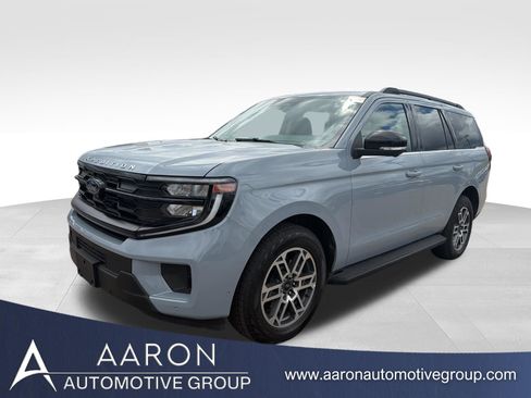 Used 2025 Ford Expedition Active AWD/4WD image 1