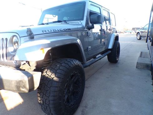 Used 2015 Jeep Wrangler Unlimited Rubicon w/ Connectivity Group image 3