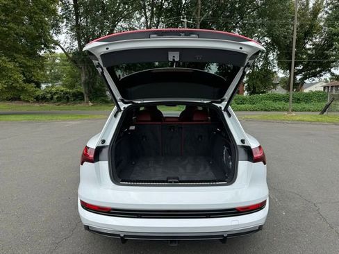 Used 2023 Audi e-tron S Prestige image 29