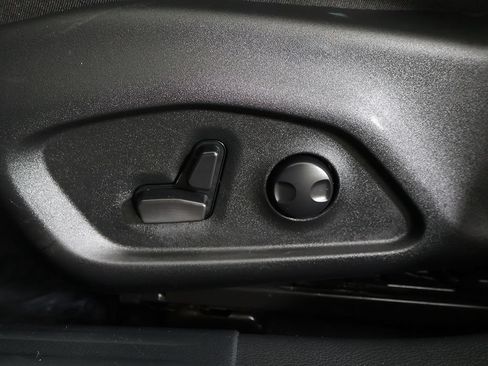 Used 2024 Jeep Compass Limited w/ Sun and Sound Group AWD/4WD image 34