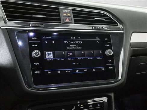 Used 2023 Volkswagen Tiguan SE AWD/4WD image 13