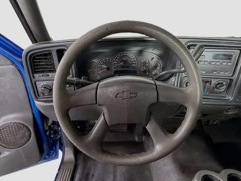 Used 2004 Chevrolet Silverado 1500 W/T RWD image 11